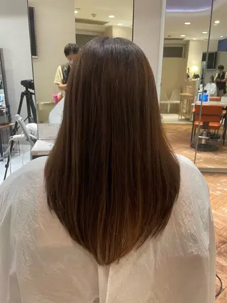 セミロング カラー 頭から整える美容師 松田のヘアスタイル