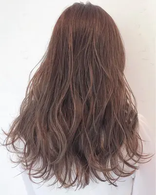 ロング カラー 伊藤 さやかのヘアスタイル