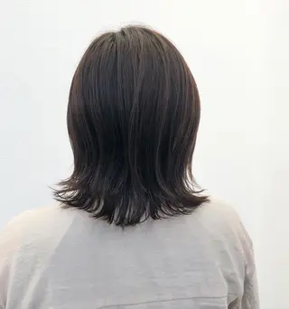 ミディアム ツノガイ エリのヘアスタイル