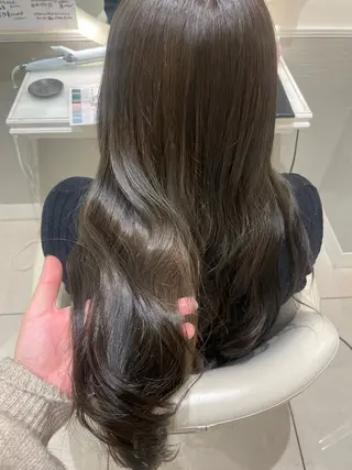 ロング MIFA レイヤー／パーマのヘアスタイル