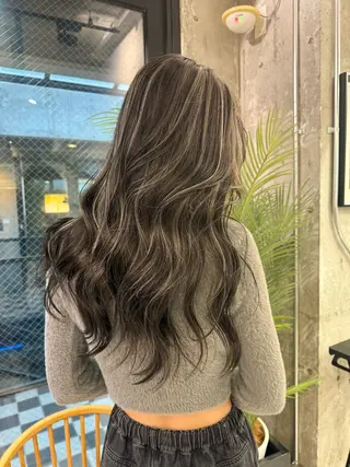 ロング 🫧ハイライトカラー 🫧 𝓜𝓘𝓤のヘアスタイル