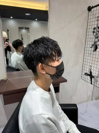 ショート パーマ メンズ 東 拓己のヘアスタイル