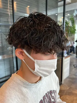 ショート パーマ メンズ 波巻きスパイラルパー マ/シャドウパーマ駿のヘアスタイル