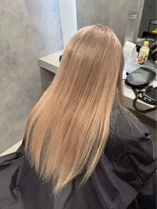 ロング カラー ハイトーン🪼派手髪 mahoのヘアスタイル