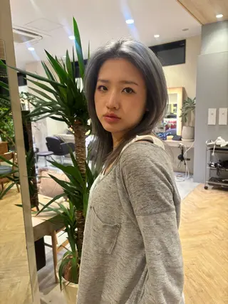 カラー かのうひなこ🌻 ボブカット／パーマのヘアスタイル