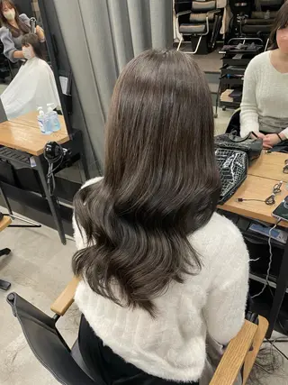 ロング 伊藤 莉奈　韓国ヘアのヘアスタイル