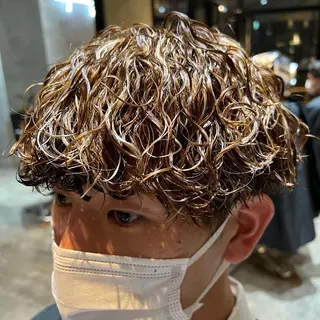 ショート パーマ メンズ 波巻きスパイラルパー マ/シャドウパーマ駿のヘアスタイル
