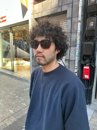 ミディアム パーマ メンズ 俵 知広のヘアスタイル
