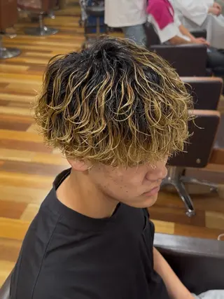 ショート パーマ ウエチ シオミ 金沢文庫のヘアスタイル
