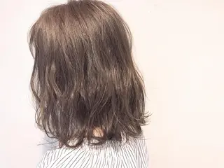 ミディアム カラー 伊藤 さやかのヘアスタイル