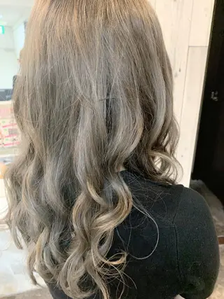 カラー 松永 麻希のヘアスタイル