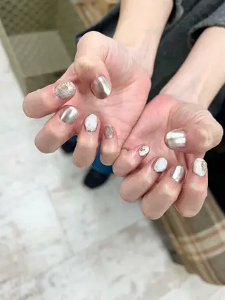 ネイル 吉田 里菜のネイルデザイン