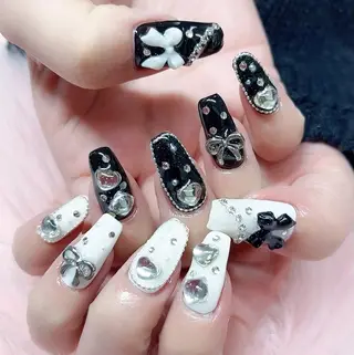 ネイル MoonNail ユリ🌸のネイルデザイン