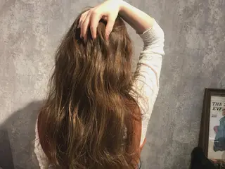 セミロング カラー vato バトのヘアスタイル