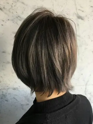 ショート カラー パーマ タッセルボブ× 美髪・髪質改善のヘアスタイル