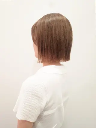 ショート カラー 齋藤 愛美のヘアスタイル