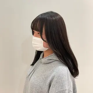 ロング カラー 峯崎 葵のヘアスタイル