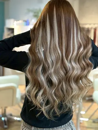 Mirashy 成田のヘアスタイル