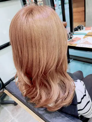 ロング カラー 塩崎 明菜のヘアスタイル
