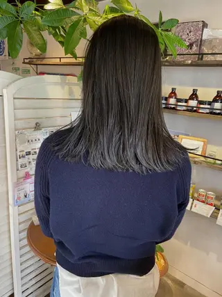 セミロング カラー 吉川 愛美李のヘアスタイル