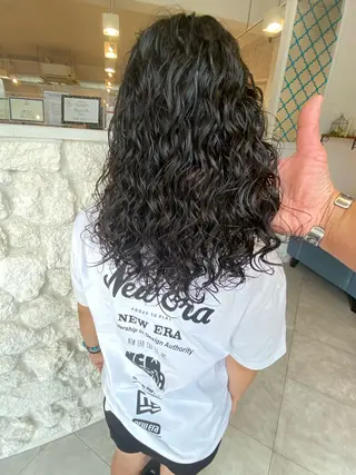 ロング パーマ 饒平名 知也のヘアスタイル