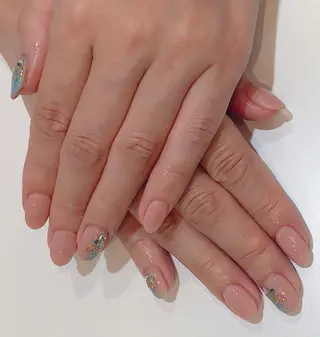 ネイル 髙橋 優菜のネイルデザイン