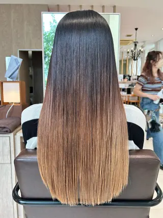 ロング オガタ アキのヘアスタイル