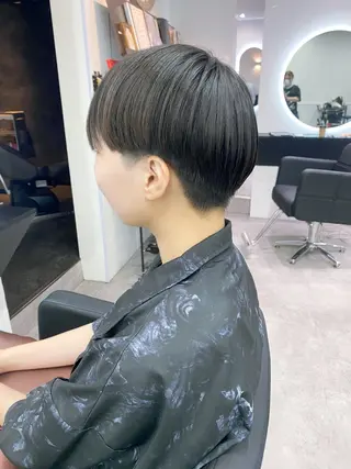 ショート 友田 千栄のヘアスタイル