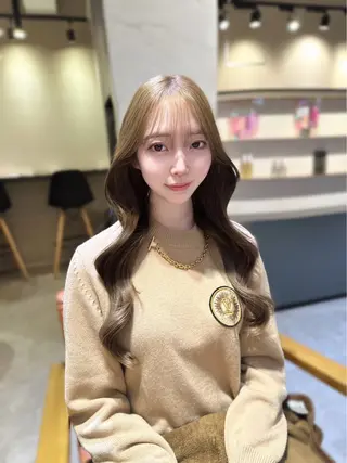 ロング カラー 平尾 樹里のヘアスタイル