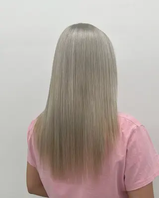 ロング カラー 赤みゼロ/透明感 カラー🌿KANTAのヘアスタイル