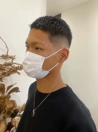 メンズ ブリーチ×透明感カラ ー 大分 Keigoのヘアスタイル