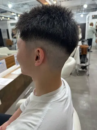 ショート 我満 宏映のヘアスタイル