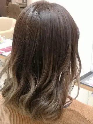 セミロング 吉田有里🔸 カラーリスト🔸鎌倉のヘアスタイル
