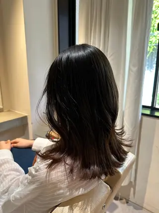 セミロング 必ず笑顔で帰っていた だきます！安田祐貴のヘアスタイル