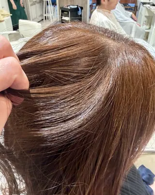 ミディアム NICCOLO室見 Erinaのヘアスタイル