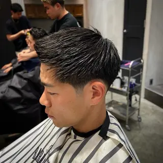 ショート ⚡メンズパーマフ ェードカットTomyのヘアスタイル