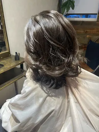 ミディアム 茨木 怜名のヘアスタイル