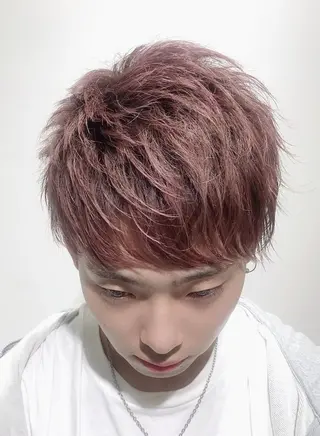 ショート カラー メンズ 工藤 千寛のヘアスタイル