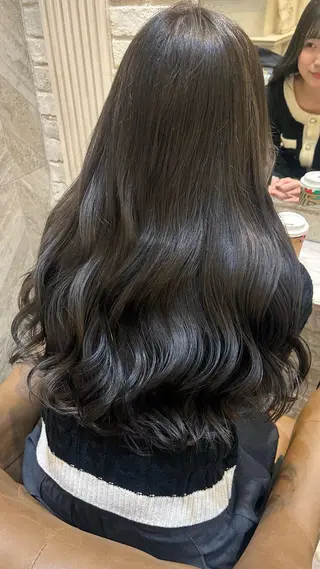 ロング カラー ゆう🫧 透明感/ハイトーンのヘアスタイル