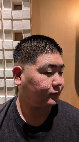 ショート 髙司 哲伸のヘアスタイル