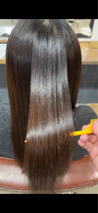 ミディアム あかね 髪質改善ストレートのヘアスタイル