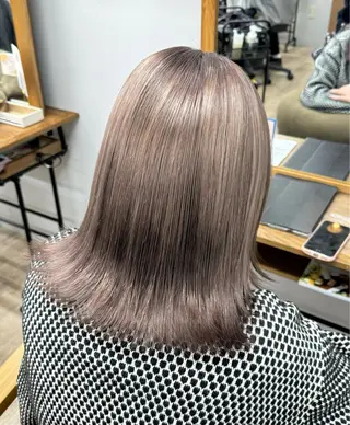 ミディアム カラー COCO .のヘアスタイル