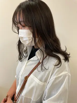 セミロング カラー 顔まわりカット✄ ベージュカラー🧸のヘアスタイル