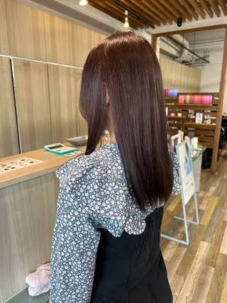 セミロング 志賀　輝/ハイライト /縮毛矯正/髪質改善のヘアスタイル