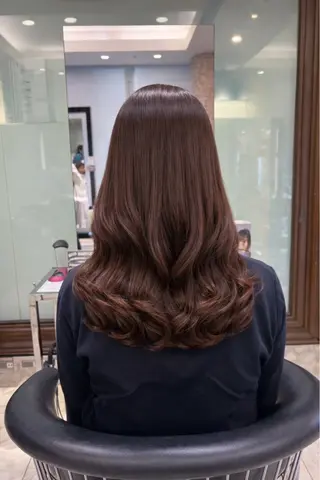 セミロング パーマ 韓国っぽ透け感カラー マンツーマン🫧なおのヘアスタイル