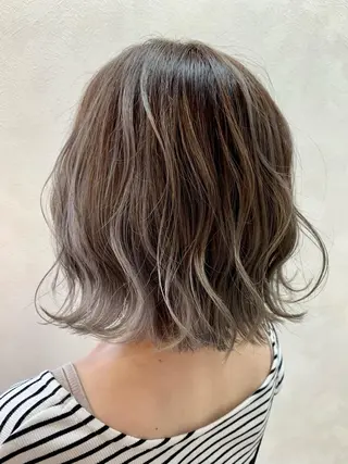 ショート カラー 加藤 遥花のヘアスタイル