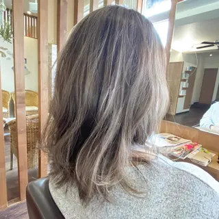 セミロング 三浦 健太郎のヘアスタイル