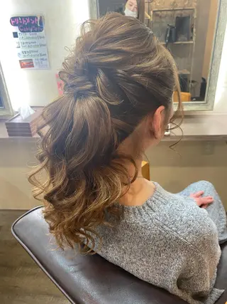 セミロング ヘアアレンジ 田井中 悠紀のヘアスタイル