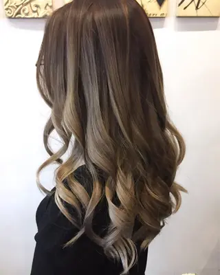 ロング カラー Mina Akiyamaのヘアスタイル