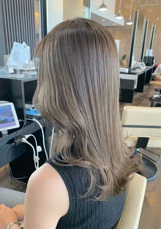 ミディアム カラー 【艶カラー】 STYLE 和泉俊希のヘアスタイル